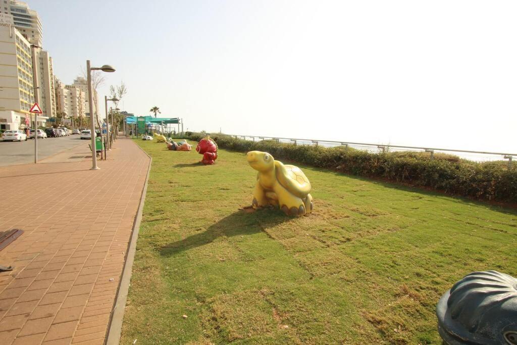 Royal Aparatment On The Sea , Blvd Nitza 34 Netanya Eksteriør bilde